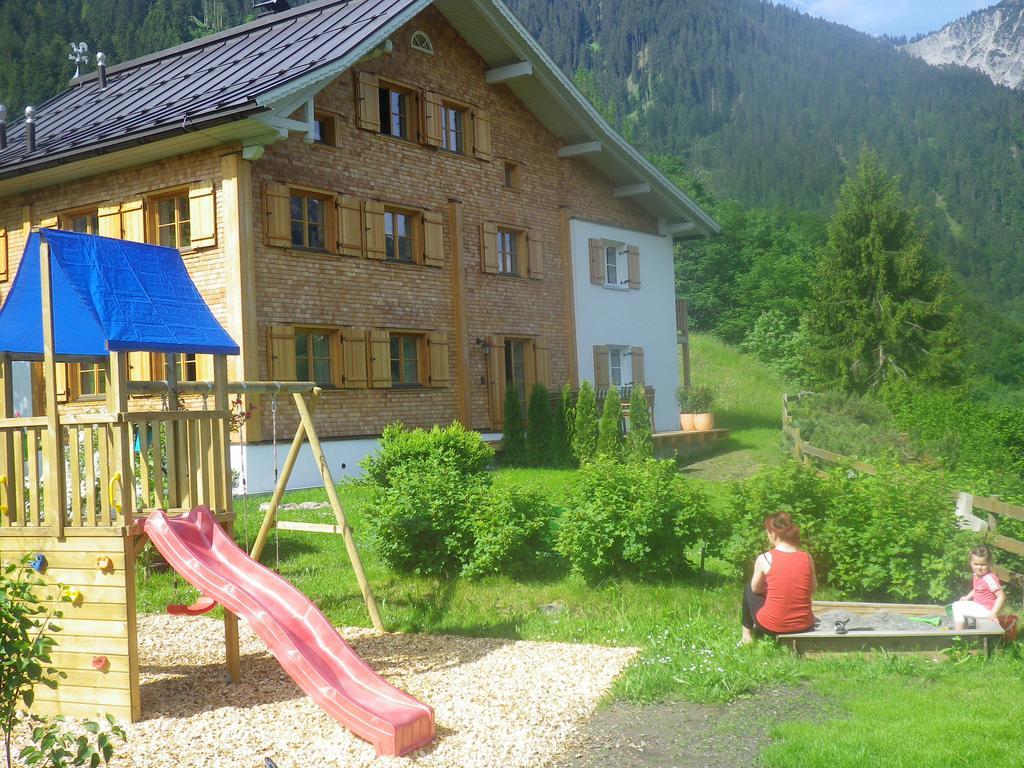 Villa Baby und Kinderbauernhof Wildfang Dalaas Exterior foto